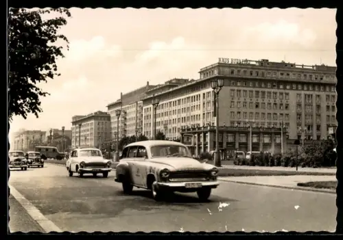 AK Berlin, Haus Budapest an der Stalin-Allee