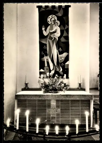 AK Berlin-Hermsdorf, Pfarrkirche Maria-Gnaden, Altar