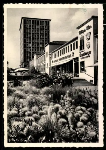 AK Kassel, Treppenstrasse mit Gasthaus-Terrasse u. -Gebäude, Hochhaus
