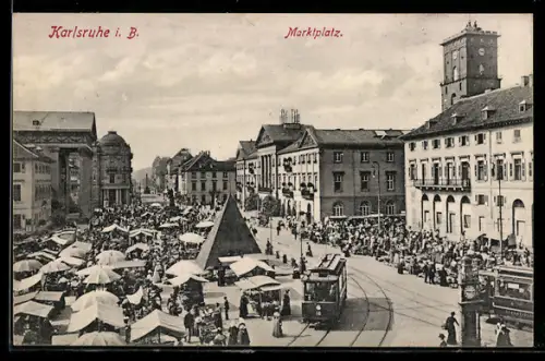 AK Karlsruhe i. B., Marktplatz mit Markt und Strassenbahn