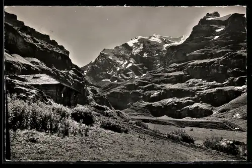 Foto-AK Emanuel Gyger: Blümlisalp /Kiental, Gamchi, Wilde Frau
