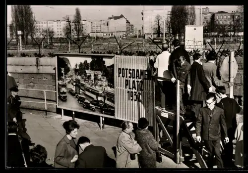 AK Berlin, Sperrmauer am Potsdamer Platz mit Leuten