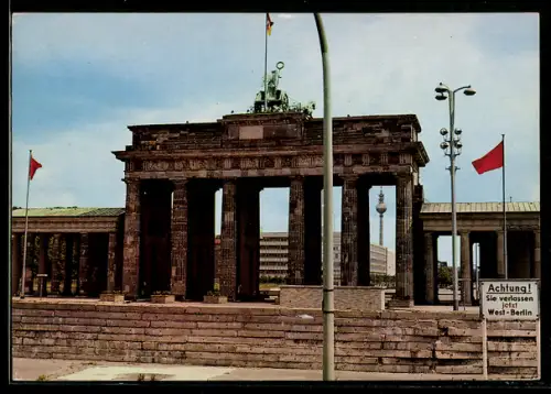 AK Berlin, Brandenburger Tor und Berliner Mauer