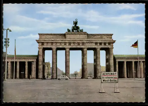 AK Berlin, Blick auf das Brandenburger Tor, Mauer