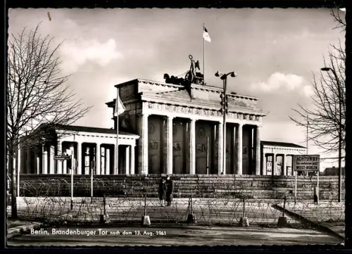 AK Berlin, Brandenburger Tor nach dem 13. August 1961, Grenze