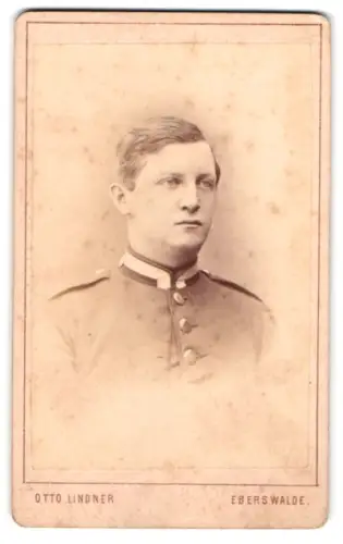 Fotografie Otto Lindner, Eberswalde, Am Alsenplatz, Sergeant in Uniform