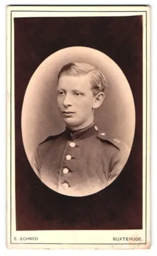 Fotografie E. Schmid, Buxtehude, Gefreiter vom Regiment Nr. 9 in Uniform