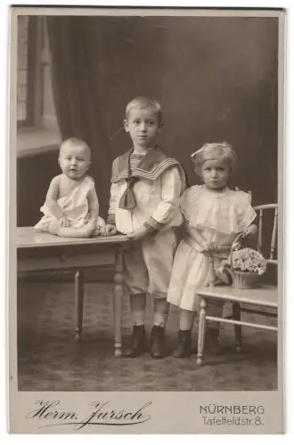 Fotografie Herm. Jursch, Nürnberg, Tafelfeldstr. 8, Drei Kinder im Atelier