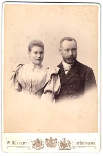 Fotografie W. Höffert, Dresden, Prager Strasse 6, Porträt eines Paares