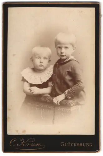 Fotografie C. Kruse, Glücksburg, Porträt zweier Kinder