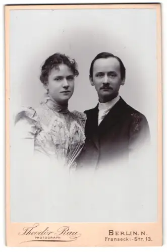 Fotografie Theodor Rau, Berlin, Fransecki-Str. 13, Paarporträt im Atelier
