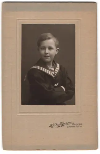 Fotografie H. Chr. Hansen, Gnesen, Lindenstrasse, Junge in Matrosenanzug