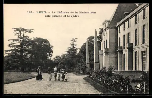 AK Rueil, Le Château de la Malmaison aile gauche et le cèdre