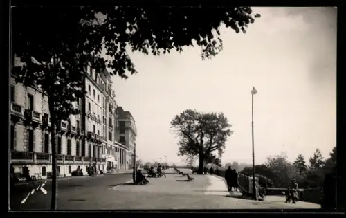 AK Pau /B.-P., Le Boulevard des Pyrénées et la descente vers la Gare