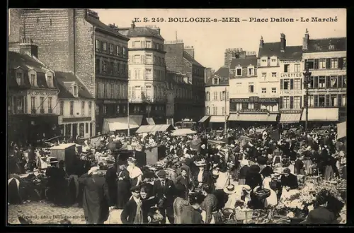 AK Boulogne-s.-Mer, Place Dalton, Le Marché