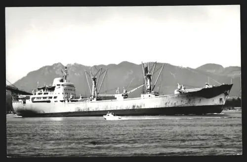 Fotografie Australisches Frachtschiff Parrakoola nach Passieren der Golden Gate Bridge