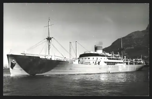 Fotografie Australisches Frachtschiff Goonawarra in der Tafelbai vor Kapstadt
