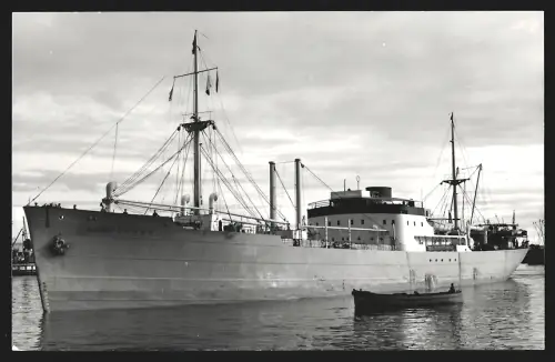 Fotografie Schwedisches Frachtschiff Glimmaren im Hafen liegend