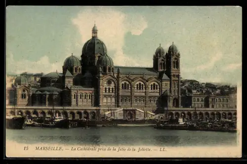 AK Marseille, La Cathédrale prise de la Jetée de la Joliette