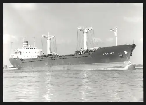Fotografie Frachtschiff Fjordnes nach dem Löschen seiner Ladung