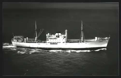 Fotografie Frachtschiff Magne in Fahrt auf See