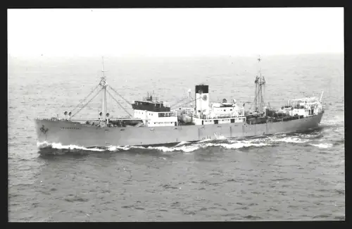 Fotografie Frachtschiff Industria auf hoher See
