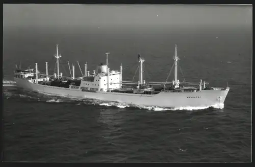 Fotografie Frachtschiff Mandalay auf ruhiger See