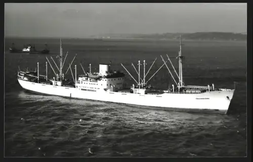 Fotografie Frachtschiff Travancore hat den Steuerbordanker geworfen