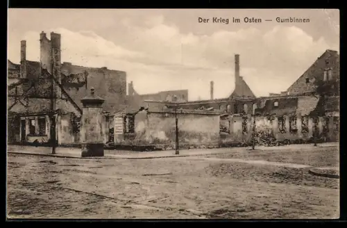 AK Gumbinnen, Strassenpartie mit zerstörten Häusern