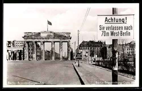 AK Berlin, Grenzschilder vor dem Brandenburger Tor