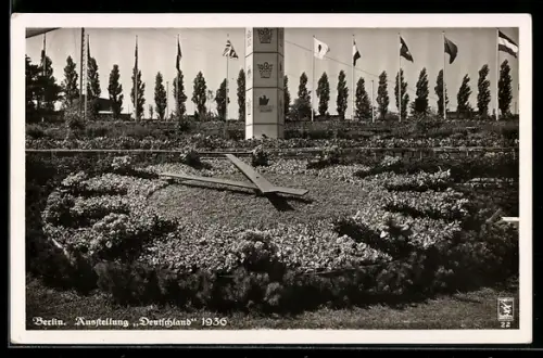 AK Berlin, Ausstellung Deutschland 1936, Blumen-Uhr, Fahnen