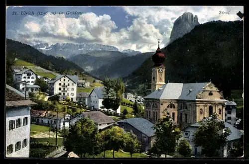 AK St. Ulrich in Gröden, Teilansicht mit Bergpanorama