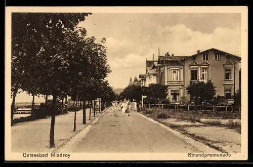 AK Misdroy, Partie an der Strandpromenade mit Wohnhäusern