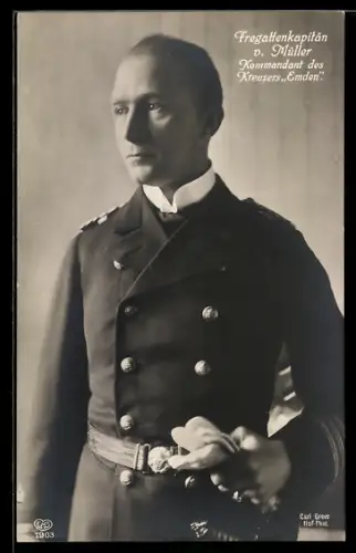 AK Fregattenkapitän Karl von Müller, Kommandant des Kreuzers Emden