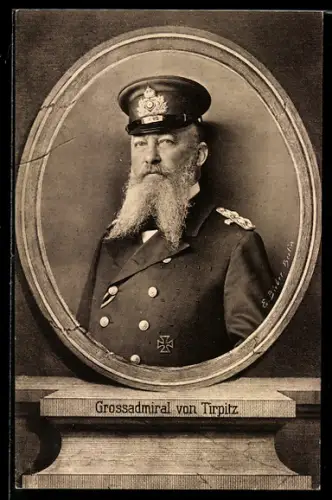 AK Portrait Grossadmiral Alfred von Tirpitz in Uniform mit Orden