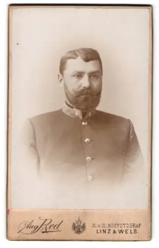 Fotografie Aug. Red, Linz, Landstrasse Café Derflinger, K.u.K. Major in Uniform