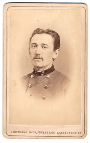 Fotografie Leopold Wittmann, Wien, verlängerte Langegasse 60, K.u.K. Korporal in Uniform