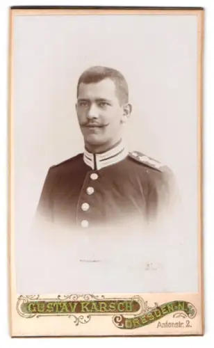 Fotografie Gustav Karsch, Dresden, Antonstr. 2, Gardesoldat in Uniform