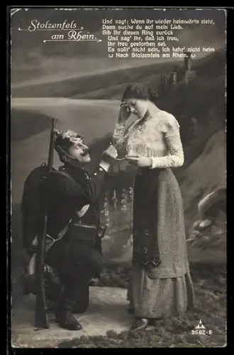 Foto-AK Photochemie Berlin Nr. 2562-6: Stolzenfels am Rhein, Soldat übergibt Ring