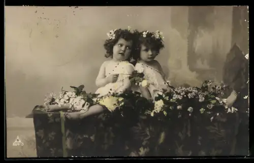 Foto-AK Photochemie Berlin Nr. 864-3: Kleines Paar mit Blumen