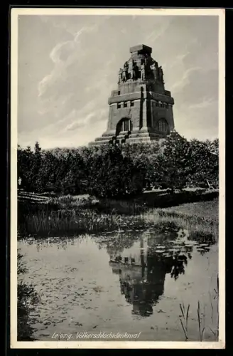 AK Leipzig, Völkerschlachtdenkmal mit Teich