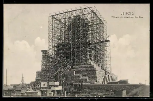AK Leipzig, Völkerschlachtdenkmal von Baugerüst umgeben