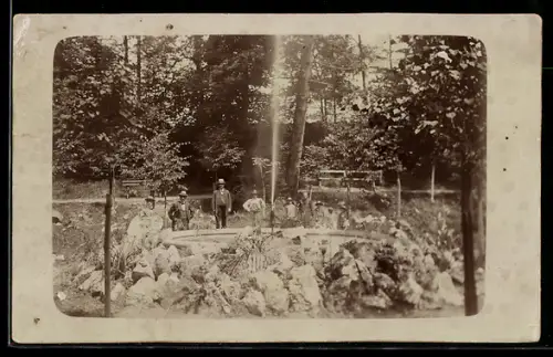 Foto-AK Usingen, Fontäne im Schlosspark