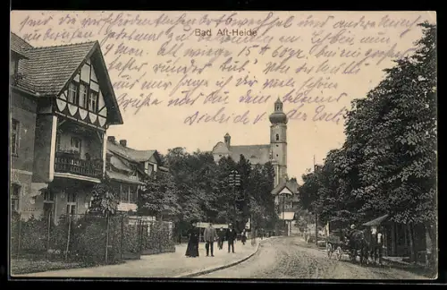 AK Bad Altheide, Strassenpartie mit Blick auf die Kirche
