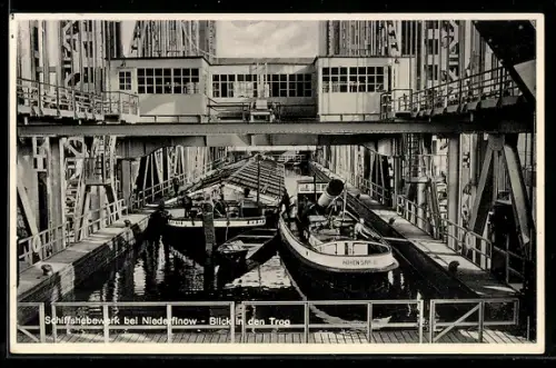 AK Niederfinow, Schiffshebewerk, Blick in den Trog, Lastkahn