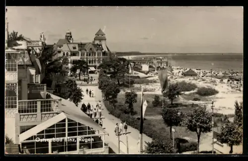 AK Binz /Rügen, Strandpartie mit Grünanlage