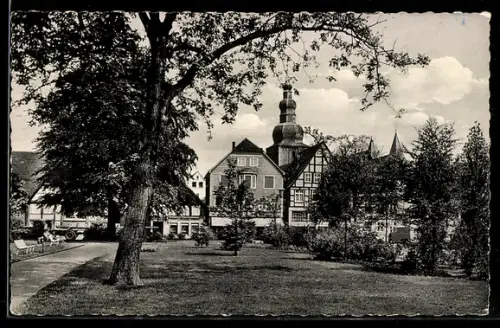 AK Lippstadt i. Westfalen, Anlagen in der Poststrasse mit Kirchturm