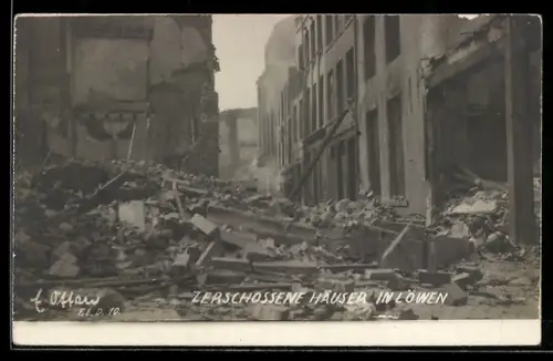 AK Löwen, Zerschossene Häuser