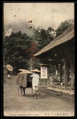 AK Nikko, Dorfszene mit Strohdachhaus und Sänfte