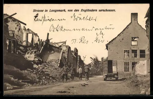 AK Langemark, Strasse, von den Engländern zerschossen
